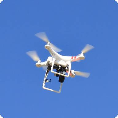 Drone en vol - Télépilote de drone à Lyon